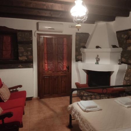 Traditional Guesthouse Archontoula パライオス・パンテレイモン エクステリア 写真