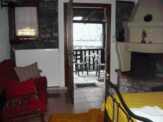 Traditional Guesthouse Archontoula パライオス・パンテレイモン 部屋 写真