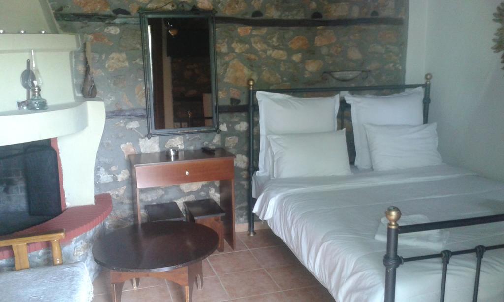Traditional Guesthouse Archontoula パライオス・パンテレイモン エクステリア 写真