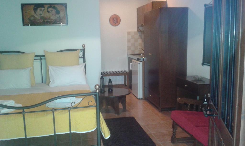 Traditional Guesthouse Archontoula パライオス・パンテレイモン エクステリア 写真