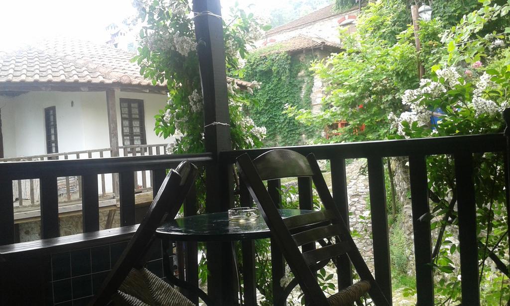 Traditional Guesthouse Archontoula パライオス・パンテレイモン エクステリア 写真